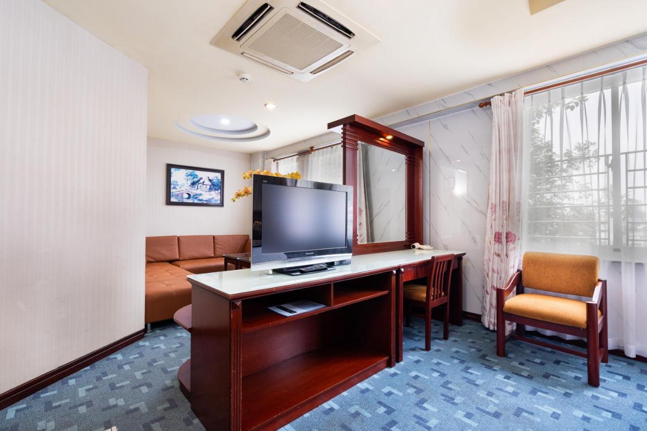 Lucasta Saigon Hotel Ho Chi Minh-stad Buitenkant foto
