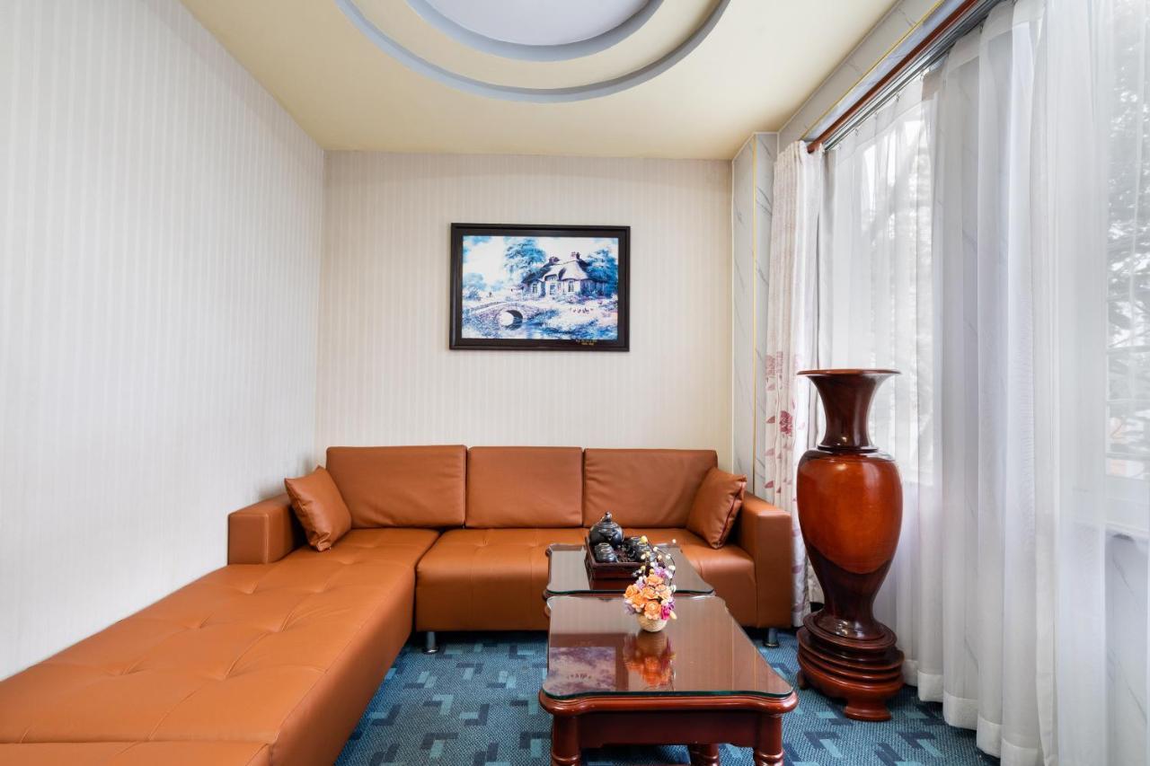Lucasta Saigon Hotel Ho Chi Minh-stad Buitenkant foto